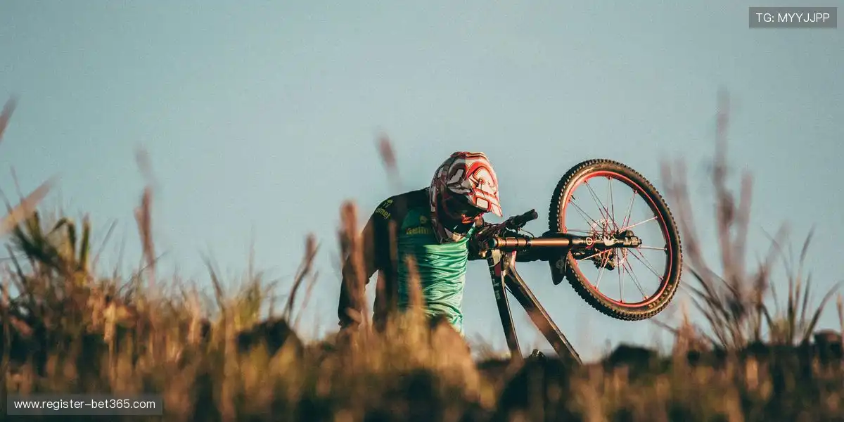 郑智领衔青,岛西海岸,与邵佳一并,拼搏在线彩神通,彩票预测,彩票平台,在线购彩,数据分析