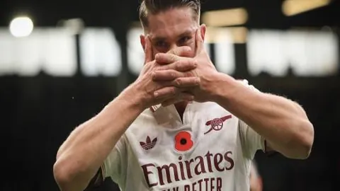 英超近五赛季欧战积分遥遥领先，优势明显，四度登顶榜首。